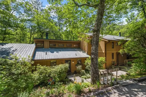 38 Lonely Mountain Drive Sapphire NC 28774