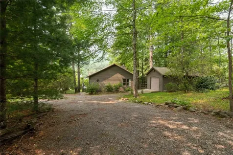 95 Crescent Moon Lane Cashiers NC 28717
