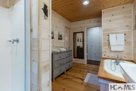 920 Sapphire Post Office Road Sapphire NC 28774