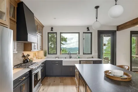 964 Bridgestone Drive Glenville NC 28736