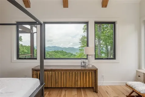 964 Bridgestone Drive Glenville NC 28736