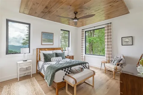 964 Bridgestone Drive Glenville NC 28736