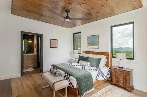 964 Bridgestone Drive Glenville NC 28736