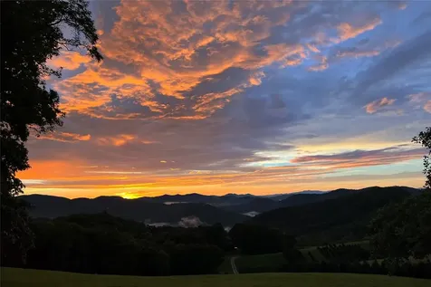 964 Bridgestone Drive Glenville NC 28736