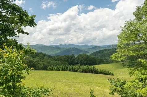 964 Bridgestone Drive Glenville NC 28736