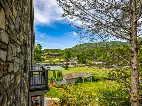 66 Country Club Village Lake Toxaway NC 28747