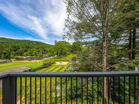 66 Country Club Village Lake Toxaway NC 28747