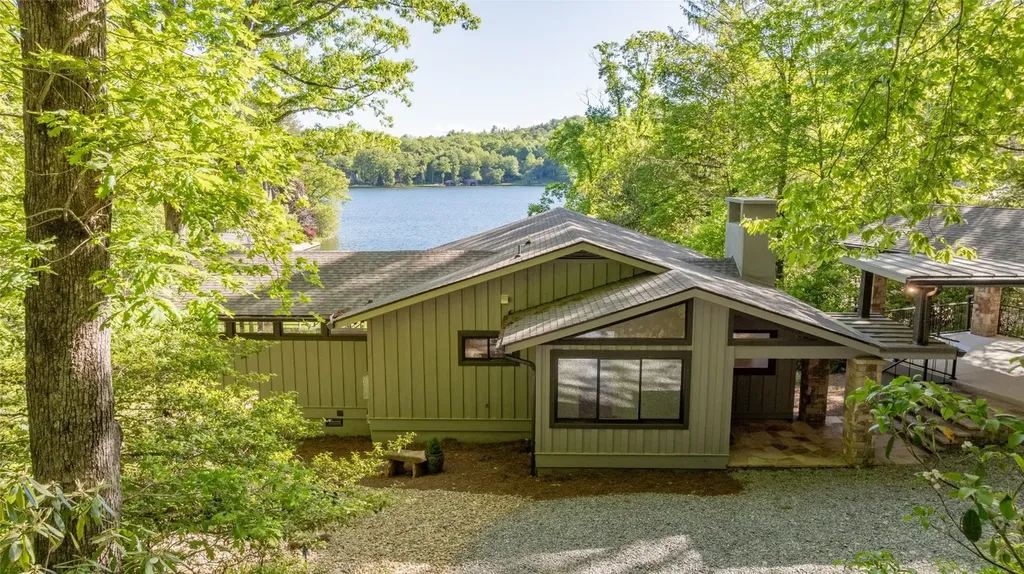 905 Cold Mountain Road Lake Toxaway NC 28747