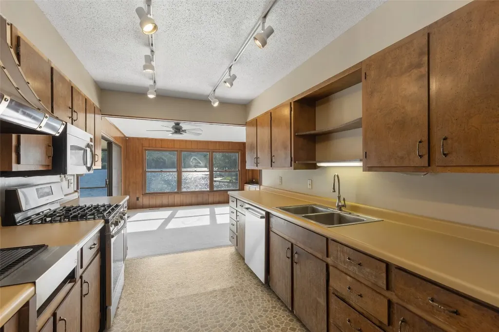 905 Cold Mountain Road Lake Toxaway NC 28747