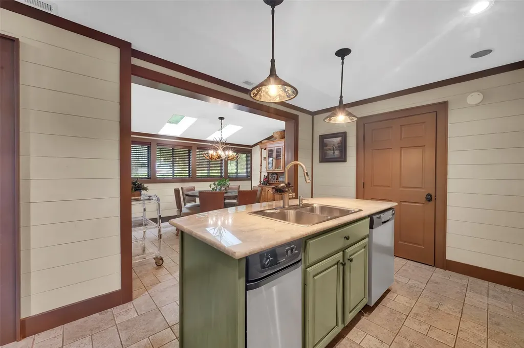 55 Toxaway Shores Lake Toxaway NC 28747