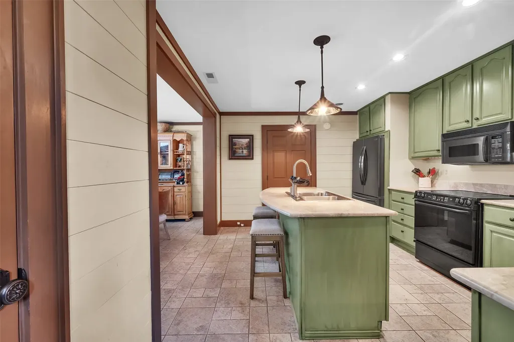 55 Toxaway Shores Lake Toxaway NC 28747