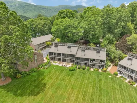 55 Toxaway Shores Lake Toxaway NC 28747