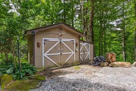 143 Old Transylvania Turnpike Sapphire NC 28774