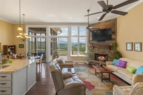 3809 Bryson City Road Franklin NC 28734