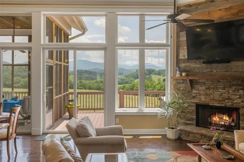 3809 Bryson City Road Franklin NC 28734