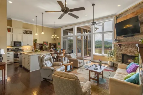 3809 Bryson City Road Franklin NC 28734