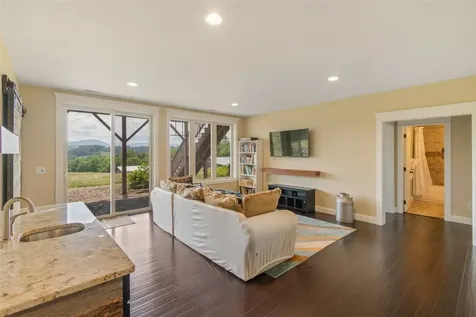 3809 Bryson City Road Franklin NC 28734