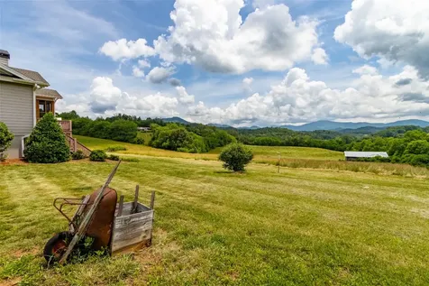 3809 Bryson City Road Franklin NC 28734