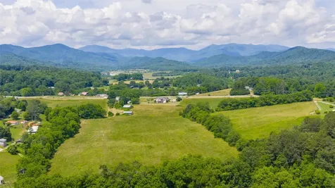 3809 Bryson City Road Franklin NC 28734