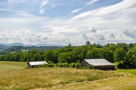 3809 Bryson City Road Franklin NC 28734