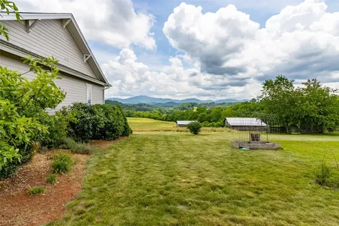 3809 Bryson City Road Franklin NC 28734