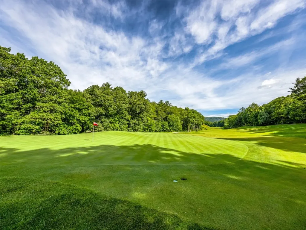 J 34 Cherokee Point Lake Toxaway NC 28747