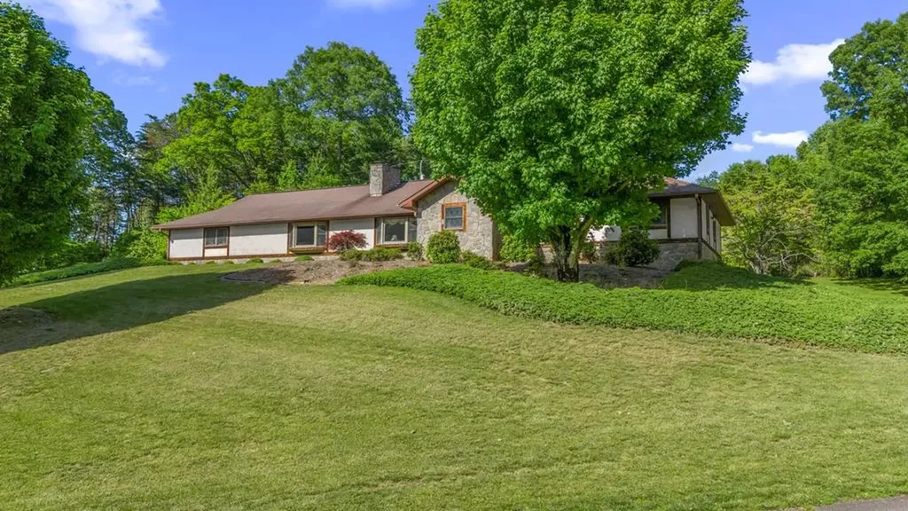 42 Grandview Court Franklin NC 28734