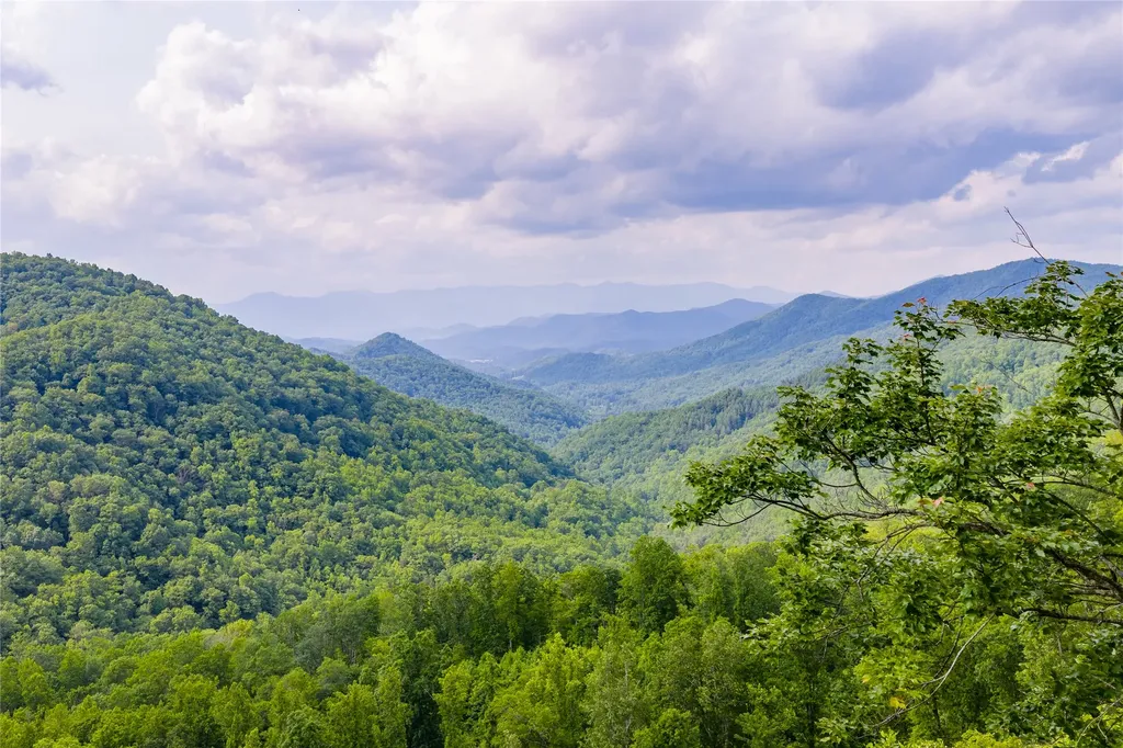 524 White Rock Road Cullowhee NC 28723