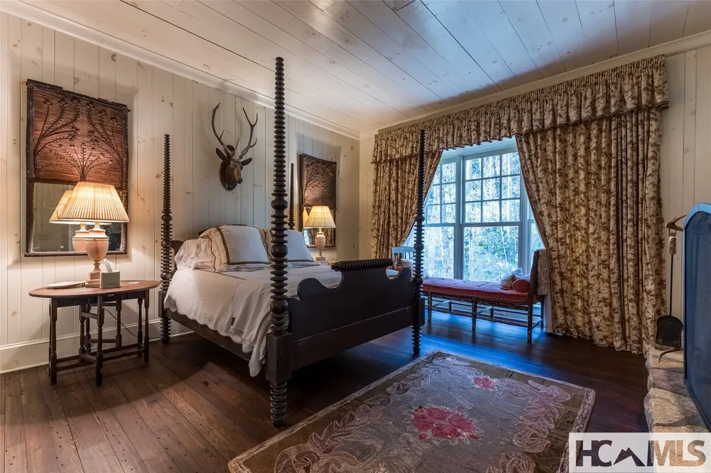 55 Oconee Belle Trail Glenville NC 28736