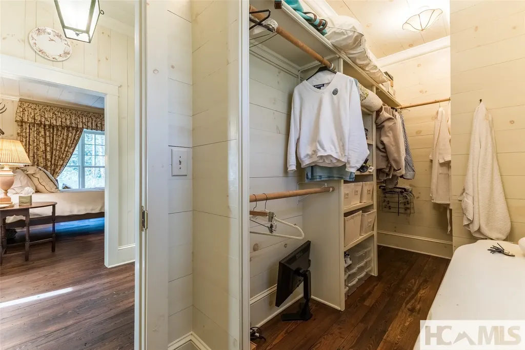 55 Oconee Belle Trail Glenville NC 28736