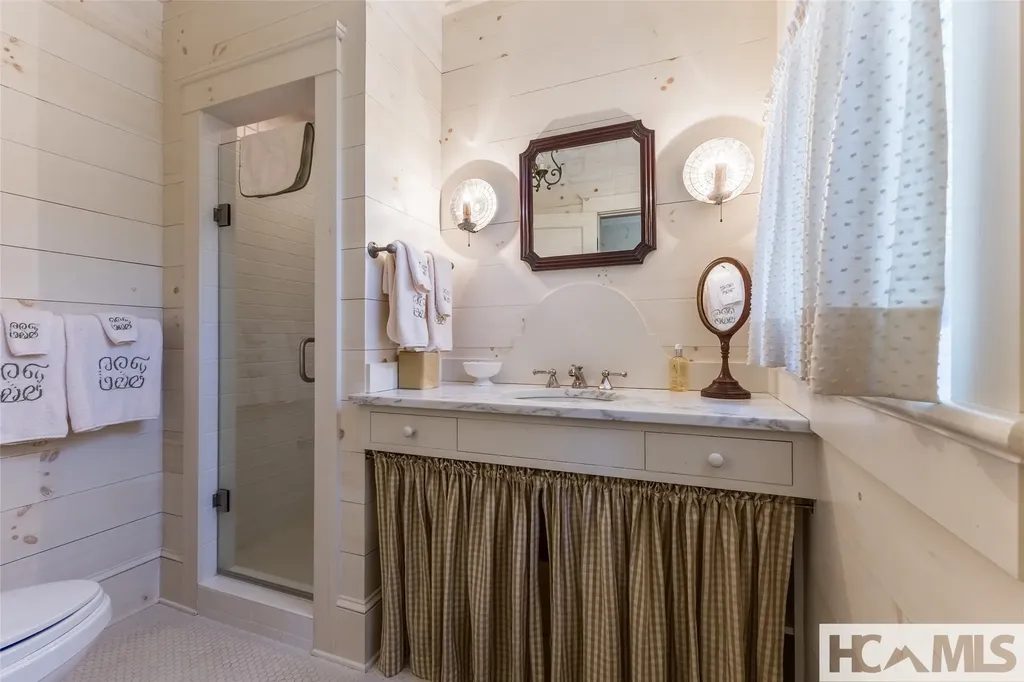 55 Oconee Belle Trail Glenville NC 28736