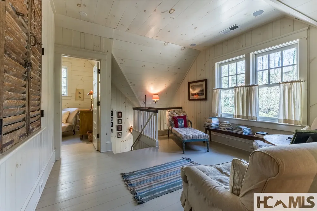 55 Oconee Belle Trail Glenville NC 28736