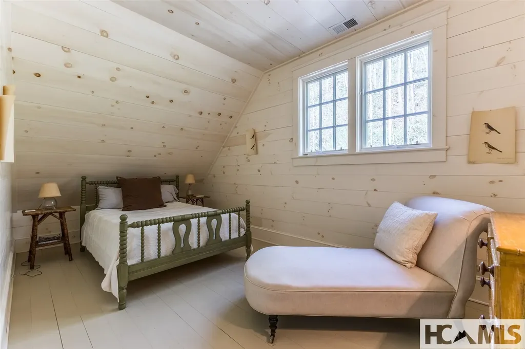 55 Oconee Belle Trail Glenville NC 28736