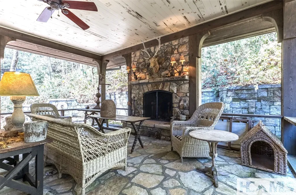 55 Oconee Belle Trail Glenville NC 28736