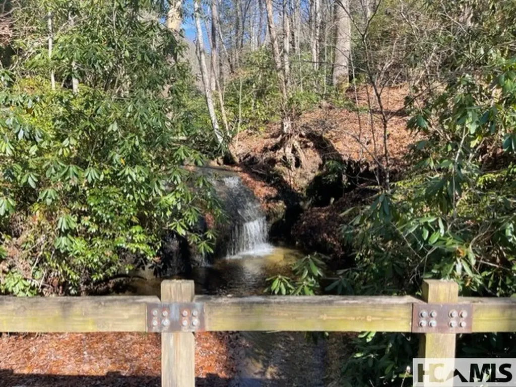 55 Oconee Belle Trail Glenville NC 28736