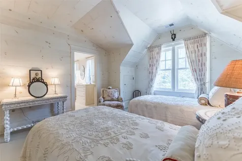 55 Oconee Belle Trail Glenville NC 28736