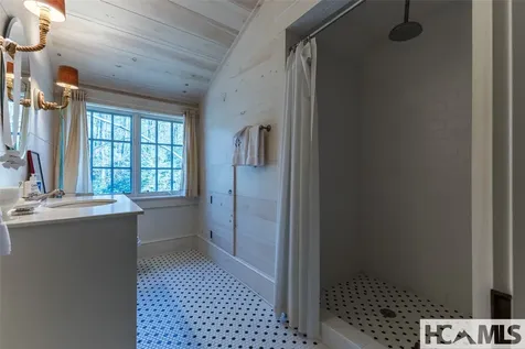 55 Oconee Belle Trail Glenville NC 28736