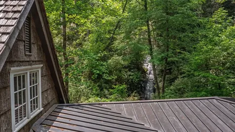 55 Oconee Belle Trail Glenville NC 28736