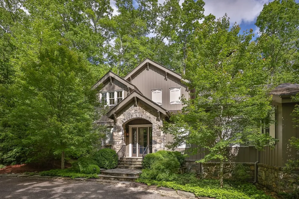 842 N High Mountain Drive Cashiers NC 28717
