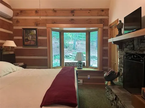 102 Gray Bank Road Lake Toxaway NC 28747