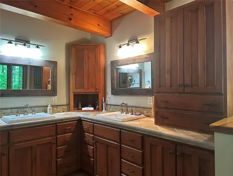 102 Gray Bank Road Lake Toxaway NC 28747