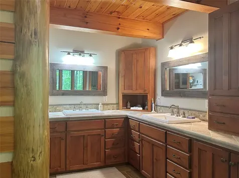 102 Gray Bank Road Lake Toxaway NC 28747