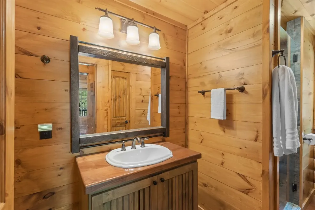 1318 Shortoff Road Highlands NC 28741