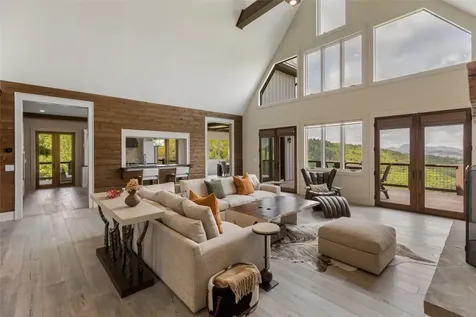 494 E Ridge Road Cashiers NC 28717