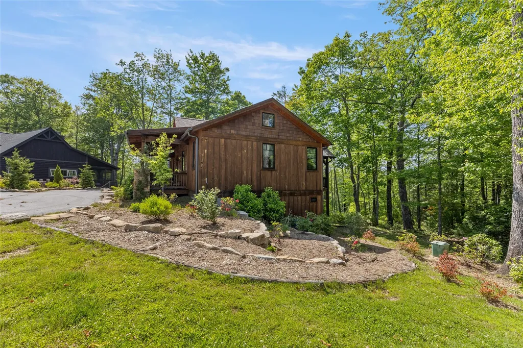 359 Outpost Trail Glenville NC 28736