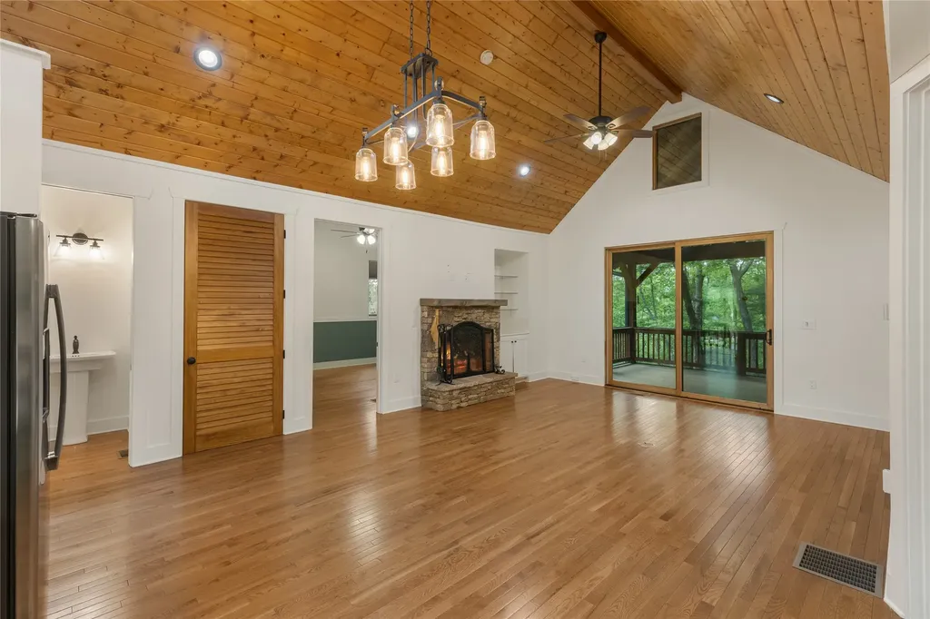 359 Outpost Trail Glenville NC 28736