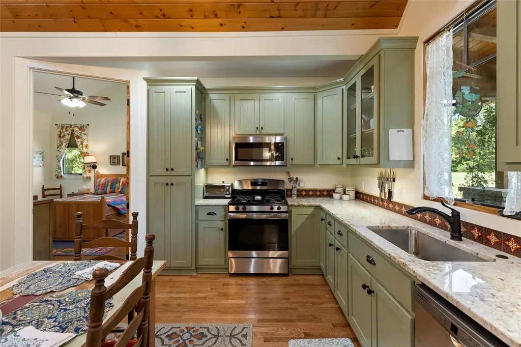 359 Outpost Trail Glenville NC 28736