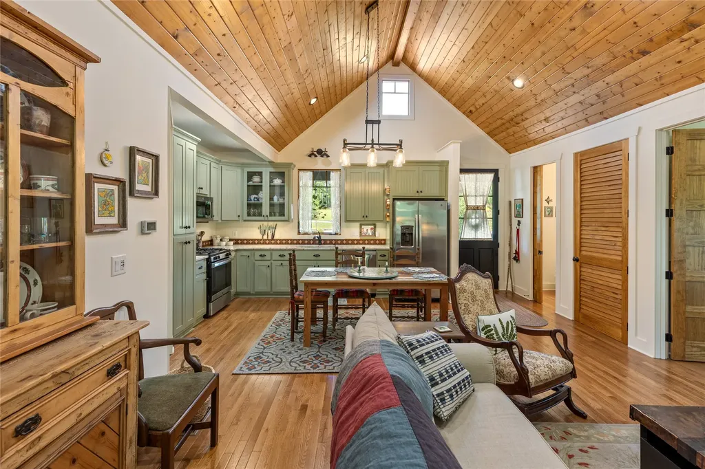 359 Outpost Trail Glenville NC 28736