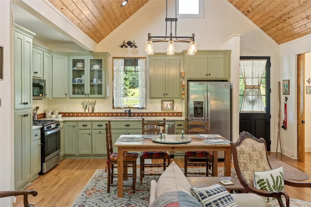 359 Outpost Trail Glenville NC 28736