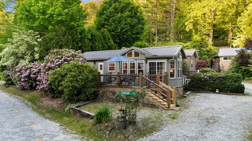 17 Carolina Court Highlands NC 28741